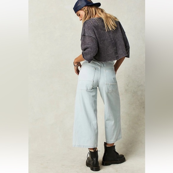 Free People Piper Mid Rise
Crop Wide‎ Leg Jeans
Bleach Bloom Womens Sz
32 - Picture 3 of 12